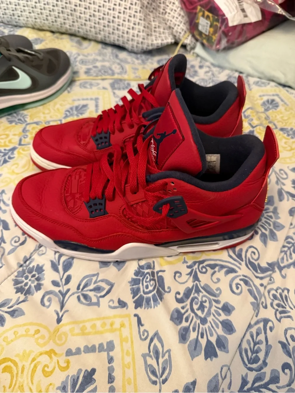 Jordan 4 Retro Fiba 2019 Men’s size 12